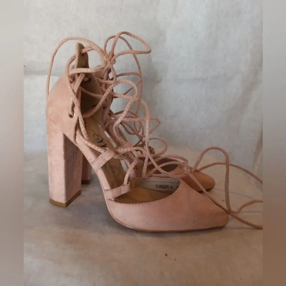 So Me Lace Up Pumps Size 6